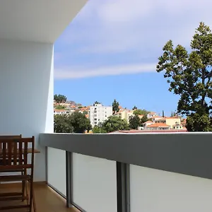 https://mel-apartment.madeira-islandshotels.com