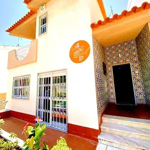 Do Sol Carcavelos House Hostal